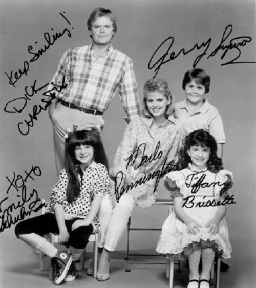 a1sx2_Thumbnail1_Color-block-anni-80-smallwonder.jpg a1sx2_Thumbnail1_Color-block-anni-80-smallwonder.jpg